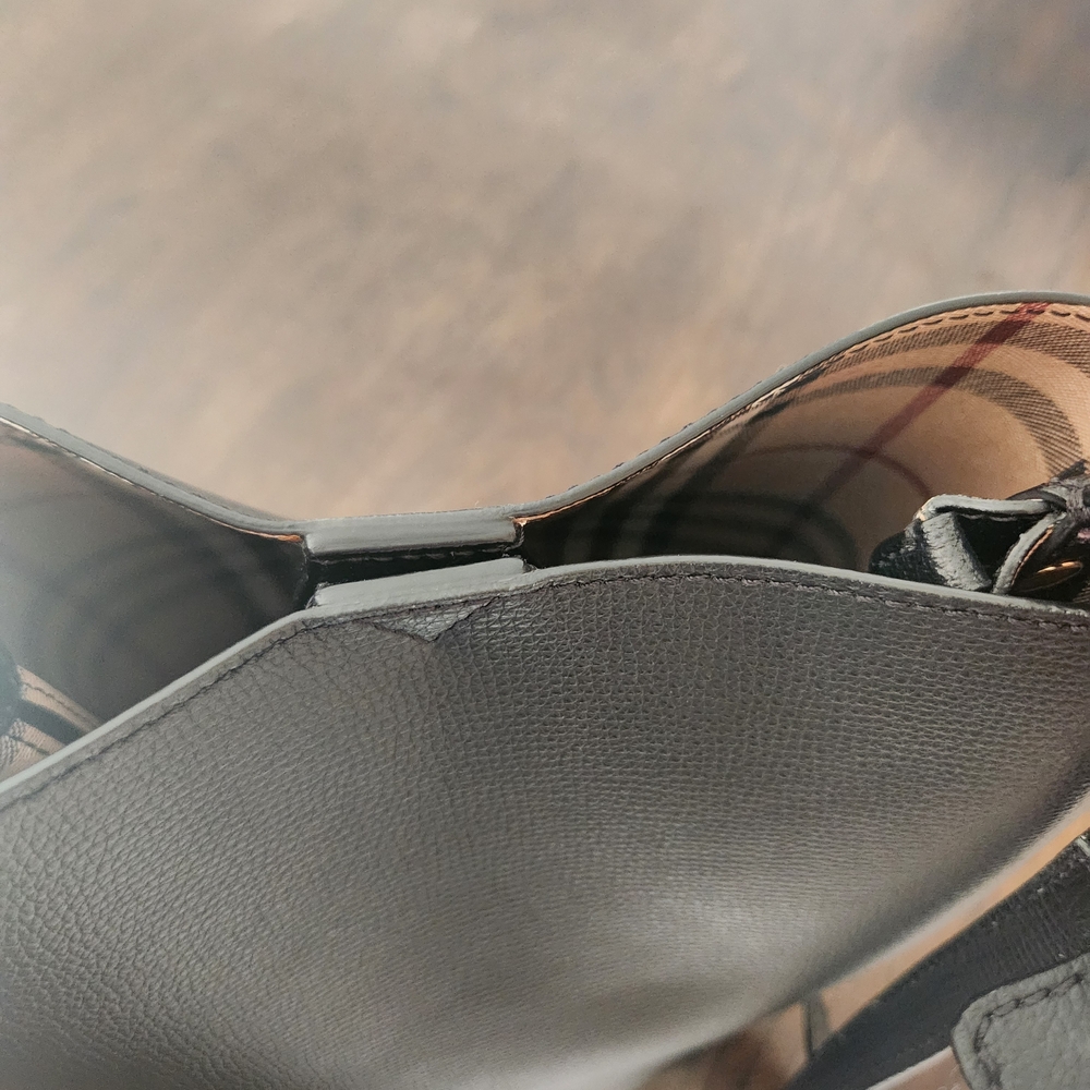 Burberry Black Leather Shoulder Bag Reversable - Picture 7 of 9